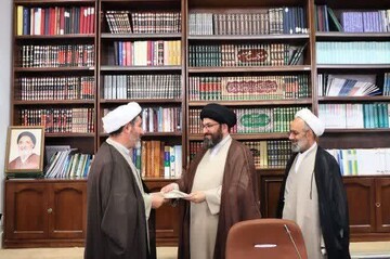 معارفه مدیرکل جدید مرکز خدمات حوزه‌های علمیه زنجان