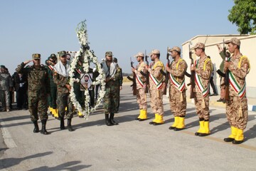 تصاویر/ استقبال از پیکر مطهر شهید جوهرزاده در بوشهر