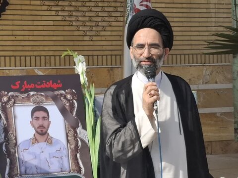 تصاویر/ تشییع پیکرشهید محمد حسن نائینی در کاشان