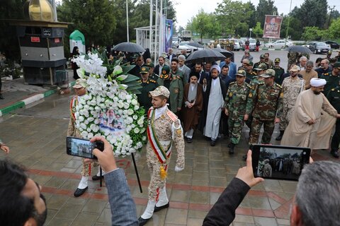 تصاویر/ غبار روبی مزار شهدای ارومیه