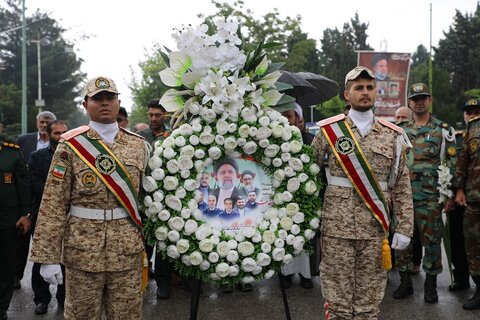 تصاویر/ غبار روبی مزار شهدای ارومیه