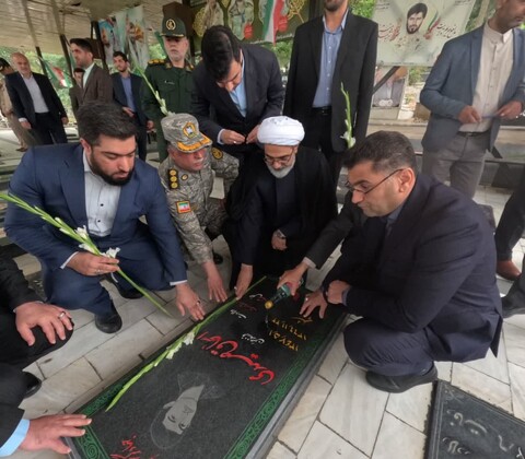 تصاویر/ رئیس سازمان قضایی نیروهای مسلح در گلزار شهدای شهرستان نکا و ادای احترام به مقام والای شهیدان