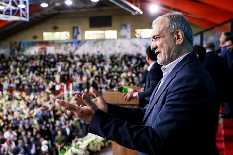 تصاویر/ دیدار عمومی رئیس جمهور با مردم کرمانشاه