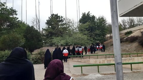 تصاویر/حضور اعضای کانون هلال احمر مدارس علمیه شهرستان ساوه در