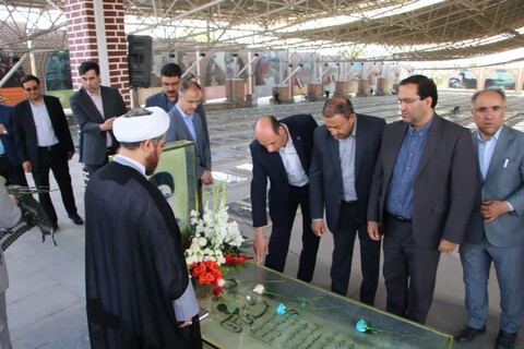 تصاویر / مراسم غبارروبی مزار شهدای خدمت در تبریز