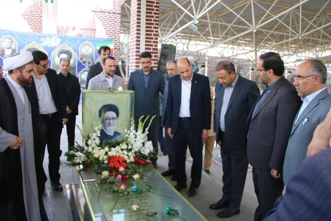 تصاویر / مراسم غبارروبی مزار شهدای خدمت در تبریز