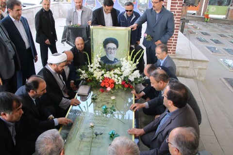 تصاویر / مراسم غبارروبی مزار شهدای خدمت در تبریز