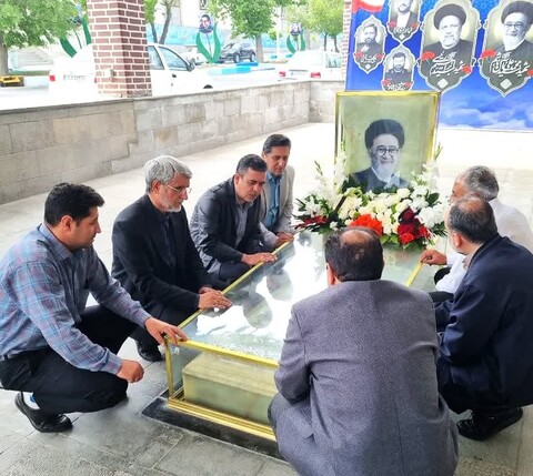 تصاویر / مراسم غبارروبی مزار شهدای خدمت در تبریز