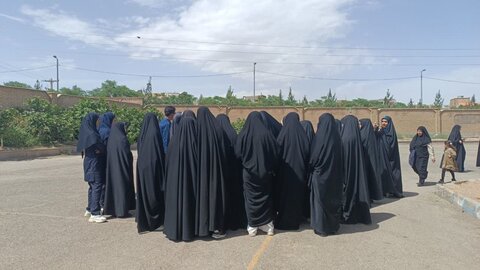 تصاویر/اردوی یک روزه نیلوفرانه ویژه دانش آموزان متوسطه اول در ساوه