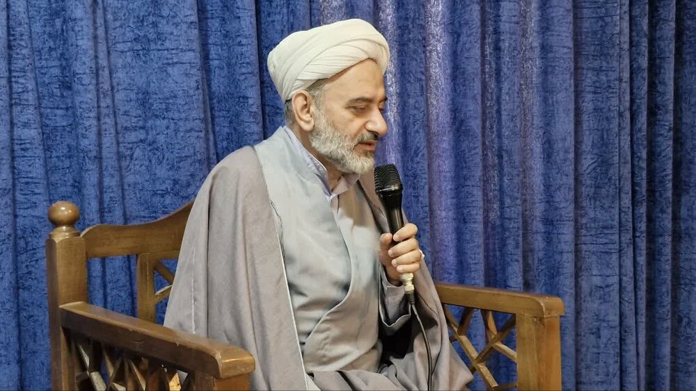 ‌راه نجات جوانان، بازگشت به فرهنگ فاطمی و قرآنی است