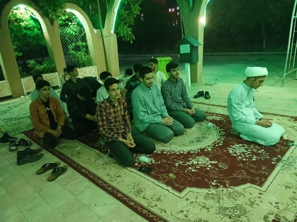 غبارروبی مزار مطهر شهید گمنام مدرسه مدرسه علمیه علی بن ابی‌طالب(ع) ملایر