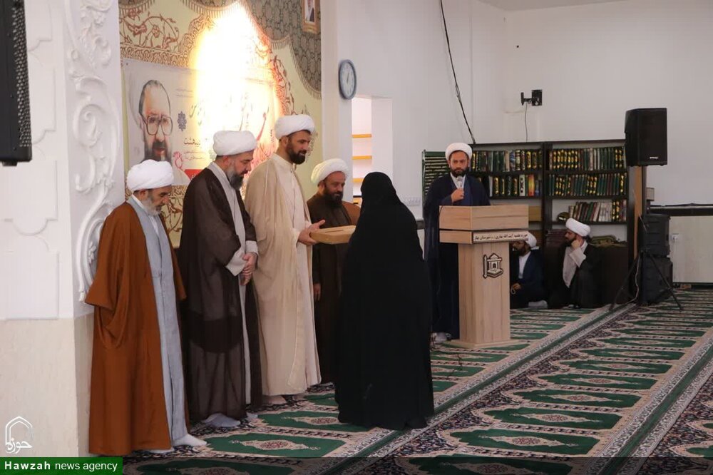 از اساتید مدارس علمیه شهرستان بهار تجلیل شد+عکس