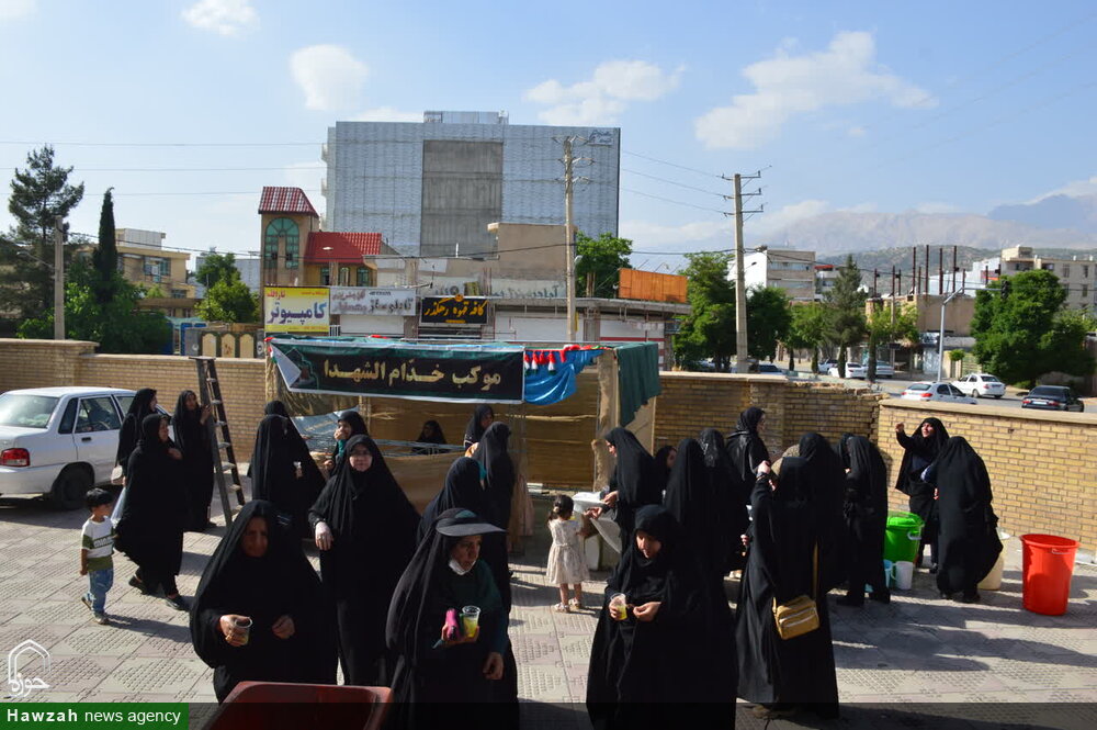 تجمع بانوان یاسوجی در حسینیه ثارالله/ تجلیل از الگوی خدمت و اخلاص در یاسوج