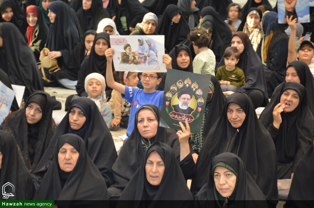 تجمع بانوان یاسوجی در حسینیه ثارالله/ تجلیل از الگوی خدمت و اخلاص در یاسوج