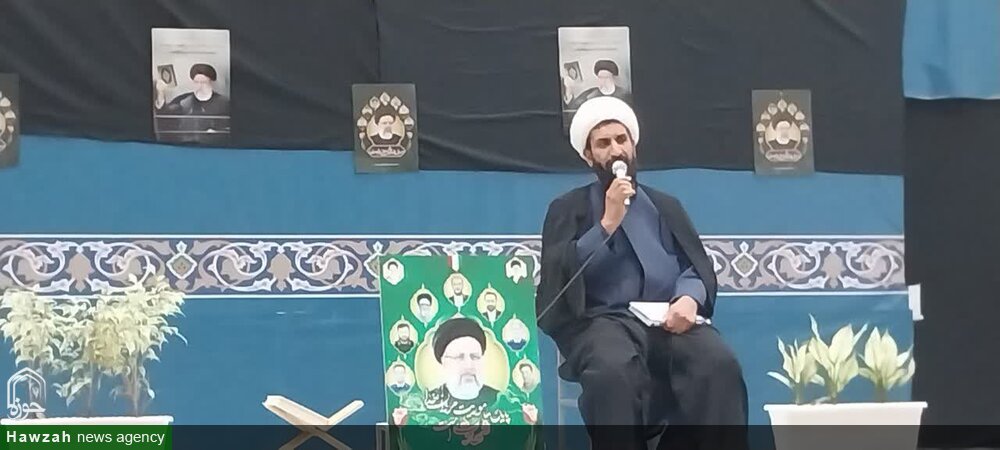 تجمع بانوان یاسوجی در حسینیه ثارالله/ تجلیل از الگوی خدمت و اخلاص در یاسوج