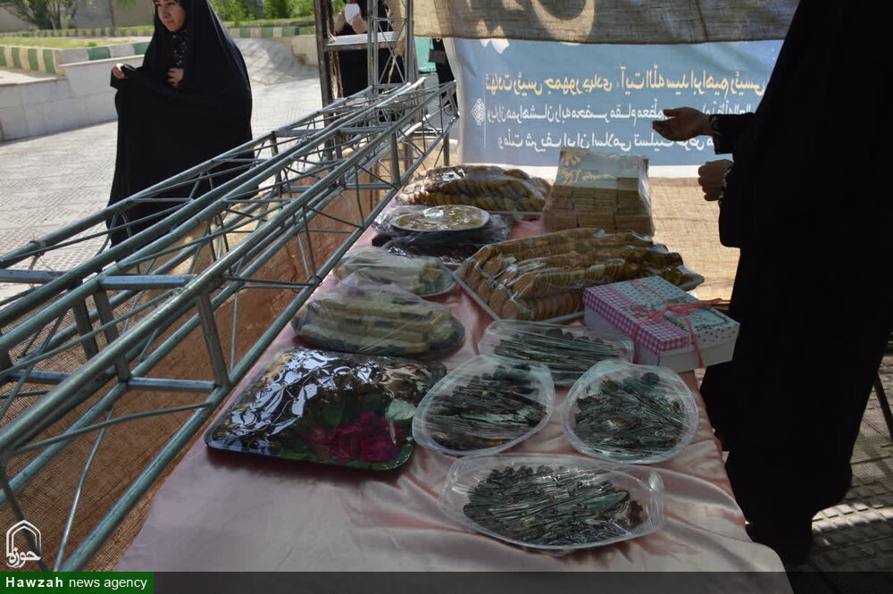 تجمع بانوان یاسوجی در حسینیه ثارالله/ تجلیل از الگوی خدمت و اخلاص در یاسوج