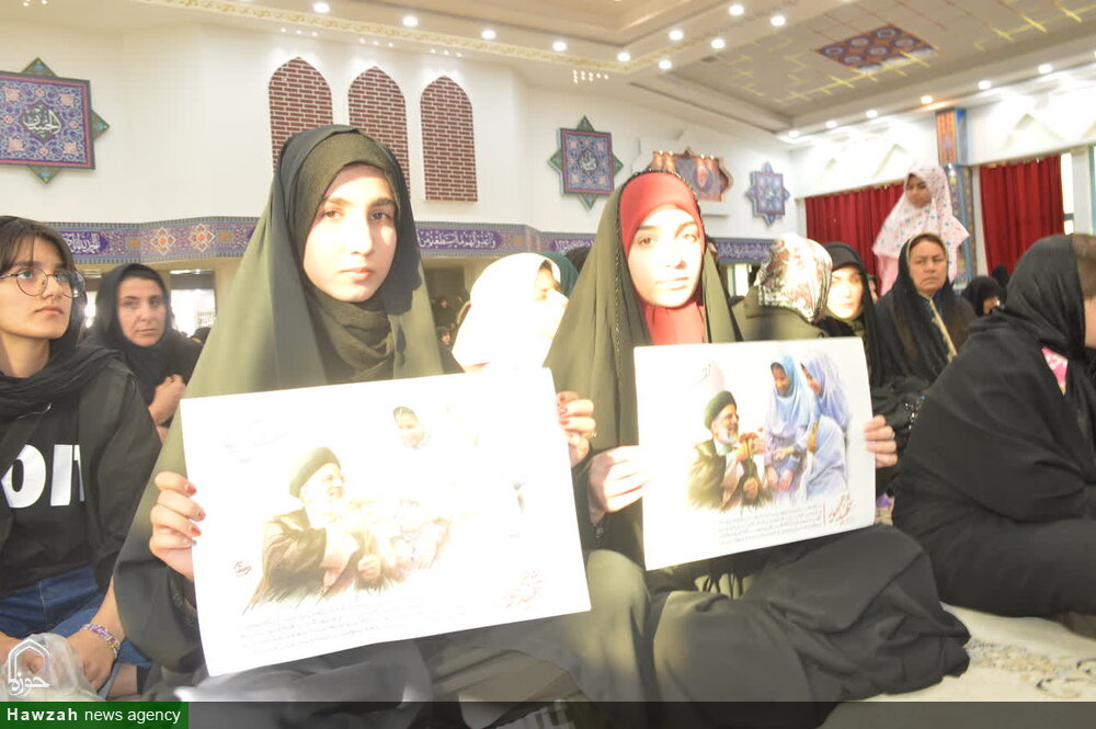 تجمع بانوان یاسوجی در حسینیه ثارالله/ تجلیل از الگوی خدمت و اخلاص در یاسوج