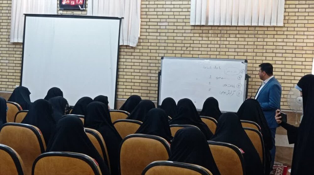 برگزاری کارگاه خبرنویسی ویژه طلاب مدارس علمیه خواهران هرمزگان در شهر مقدس قم
