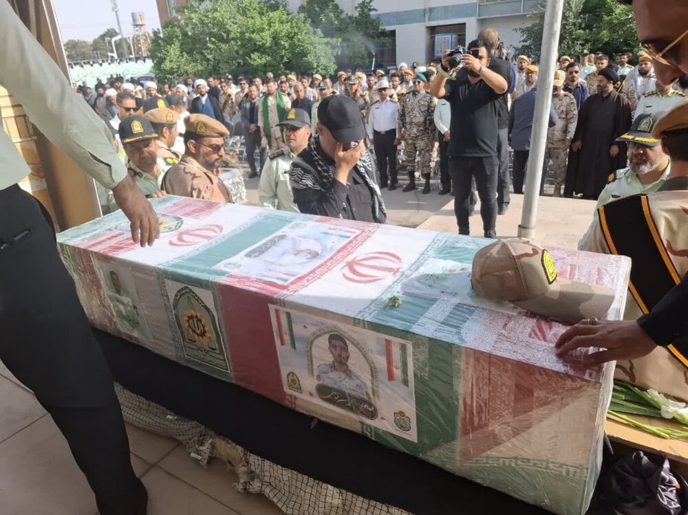 فیلم| مراسم وداع و تشییع پیکر شهید محمد حسن نائینی