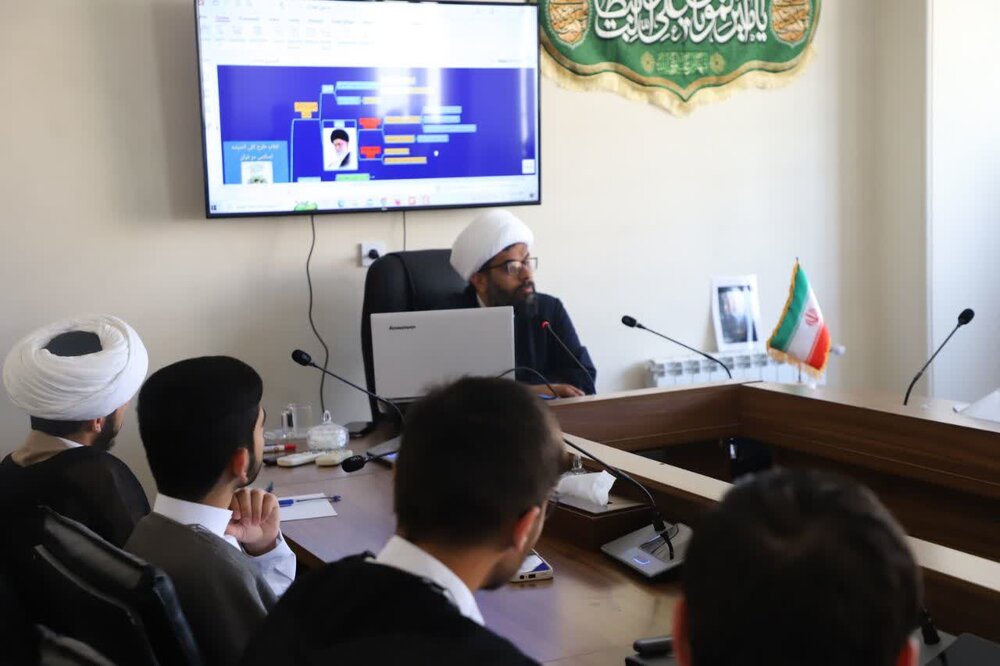 برگزاری دوره تخصصی «منظومه فکری رهبری» برای طلاب حوزه علمیه استان البرز