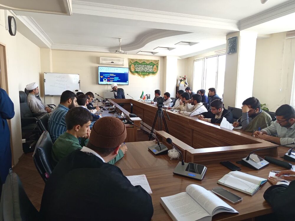 برگزاری دوره تخصصی «منظومه فکری رهبری» برای طلاب حوزه علمیه استان البرز