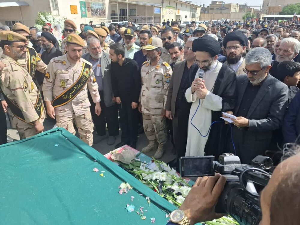 مراسم تشییع و تدفین شهید محمدحسن نائینی در کاشان برگزار شد