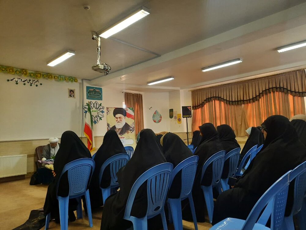 بررسی و تحلیل عرفان‌های نوظهور در مدرسه علمیه فاطمیه محلات