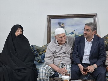 خانواده شهدا تجلی ایثار و وفاداری هستند