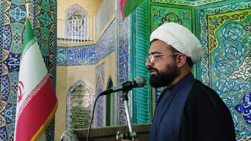 رئیس‌جمهور شهید با عزت و کرامت به مردم دلسوزانه به آنها خدمت‌ می‌کرد