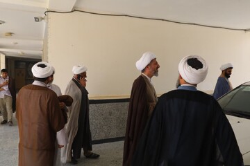 تصاویر/ بازدید معاون منابع انسانی و پشتیبانی حوزه‌های علمیه از مدرسه علمیه مولود کعبه جاسک