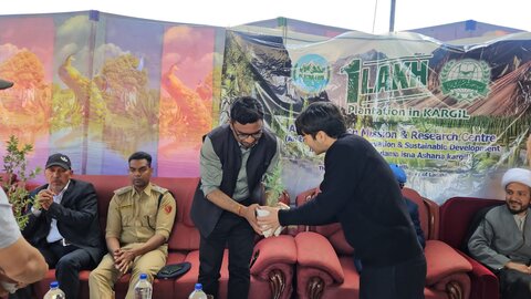 ال حمیٰ لایا گرین مشن کی طرف سے کرگل میں 1 لاکھ پچیس سو سے زائد پودے لگا کر تاریخی درخت کاری مہم کا آغاز کردیا
