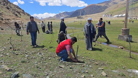 ال حمیٰ لایا گرین مشن کی طرف سے کرگل میں 1 لاکھ پچیس سو سے زائد پودے لگا کر تاریخی درخت کاری مہم کا آغاز کردیا