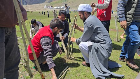 ال حمیٰ لایا گرین مشن کی طرف سے کرگل میں 1 لاکھ پچیس سو سے زائد پودے لگا کر تاریخی درخت کاری مہم کا آغاز کردیا