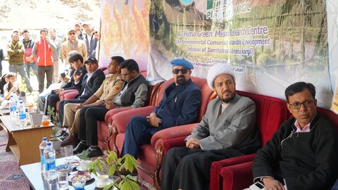 ال حمیٰ لایا گرین مشن کی طرف سے کرگل میں 1 لاکھ پچیس سو سے زائد پودے لگا کر تاریخی درخت کاری مہم کا آغاز کردیا