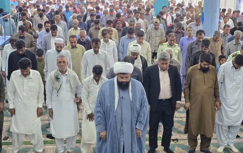 تصاویر/ اقامه نماز جمعه ریگان