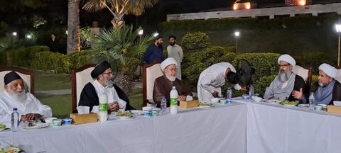 قائد ملت جعفریہ سمیت جید علماء کرام کی امام جمعہ اسکردو کے اعزاز میں دئے گئے عشائیہ میں شرکت