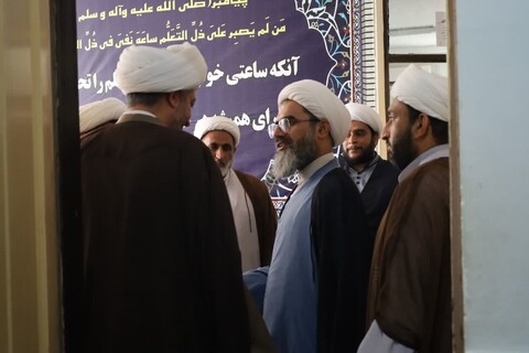 تصاویر/ بازدید معاون منابع انسانی و پشتیبانی حوزه‌های علمیه از مدرسه علمیه مولود کعبه جاسک