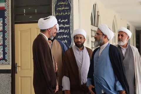تصاویر/ بازدید معاون منابع انسانی و پشتیبانی حوزه‌های علمیه از مدرسه علمیه مولود کعبه جاسک