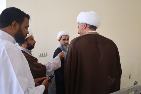 تصاویر/ بازدید معاون منابع انسانی و پشتیبانی حوزه‌های علمیه از مدرسه علمیه مولود کعبه جاسک