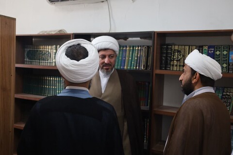 تصاویر/ بازدید معاون منابع انسانی و پشتیبانی حوزه‌های علمیه از مدرسه علمیه مولود کعبه جاسک