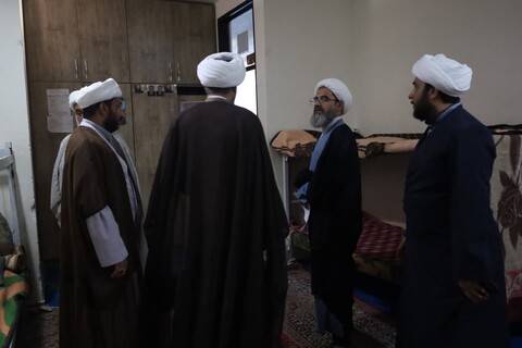 تصاویر/ بازدید معاون منابع انسانی و پشتیبانی حوزه‌های علمیه از مدرسه علمیه مولود کعبه جاسک