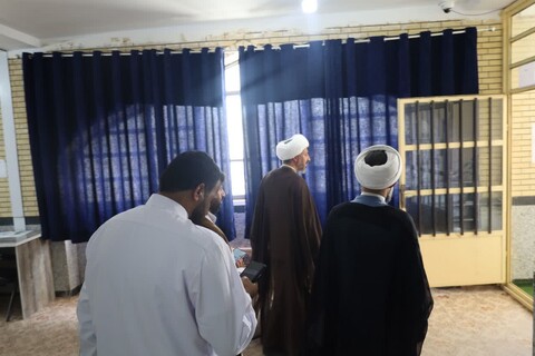 تصاویر/ بازدید معاون منابع انسانی و پشتیبانی حوزه‌های علمیه از مدرسه علمیه مولود کعبه جاسک