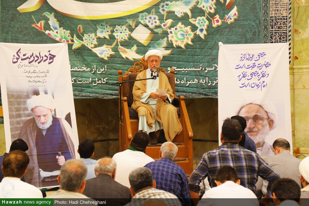 بزرگداشت بهجت عارفان در قم / منفرد: آیت الله بهجت (ره) فقط خدا را می‌دیدند و در عبادت ربوبی غرق بودند