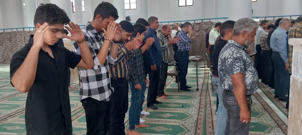 تصاویر/ اقامه نماز جمعه بروات