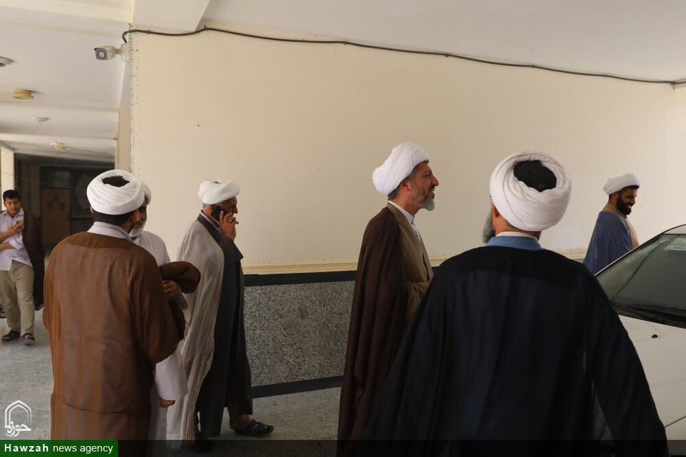 تصاویر/ بازدید معاون منابع انسانی و پشتیبانی حوزه‌های علمیه از مدرسه علمیه مولود کعبه جاسک