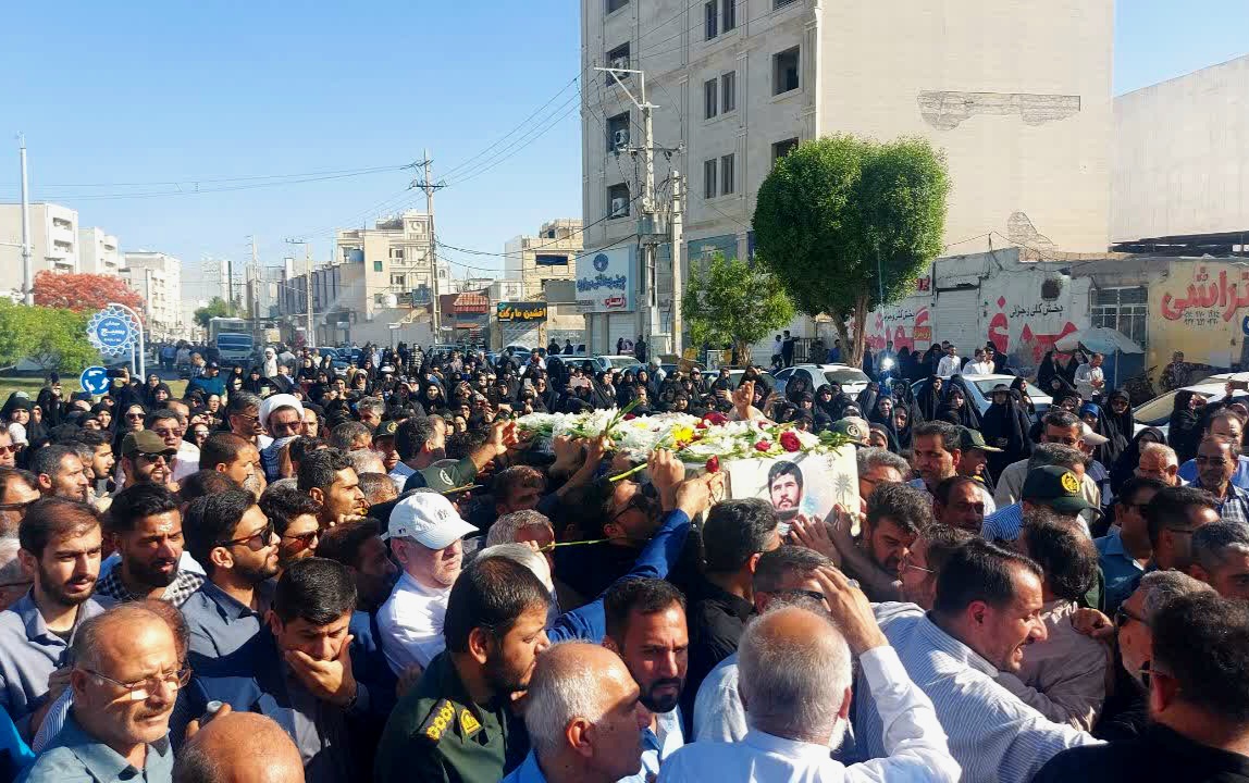 تصاویر/ تشییع و خاکسپاری شهید جوهرزاده در بوشهر