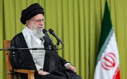 قائد الثورة: بعض التصريحات الأخيرة للرئيس الأمريكي لا تستحق الرد مطلقًا