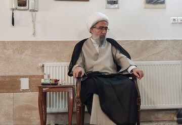 طلبه جامع می‌تواند بار علمی جامعه را بدوش بکشد