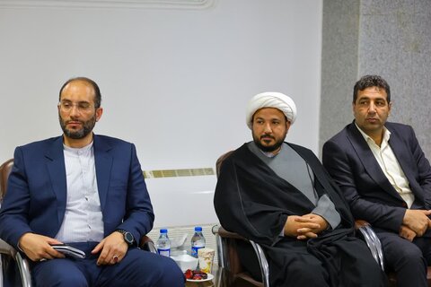 تصاویر | دیدار جمعی از اساتید، دست اندرکاران و افسران دافوس ارتش جمهوری اسلامی ایران با نماینده ولی فقیه در آذربایجان شرقی