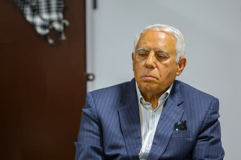 تصاویر | دیدار جمعی از اساتید، دست اندرکاران و افسران دافوس ارتش جمهوری اسلامی ایران با نماینده ولی فقیه در آذربایجان شرقی